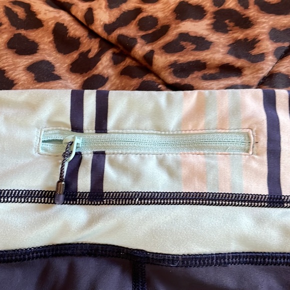 Lululemon workout set - Picture 6 of 6